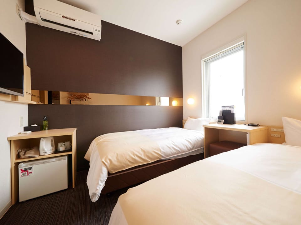 WiFi (free), bed sheets
