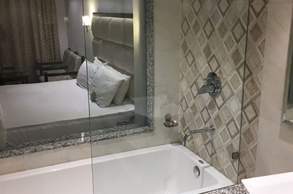 Family Duplex Room | Bathroom | Free toiletries, hair dryer, bidet, towels