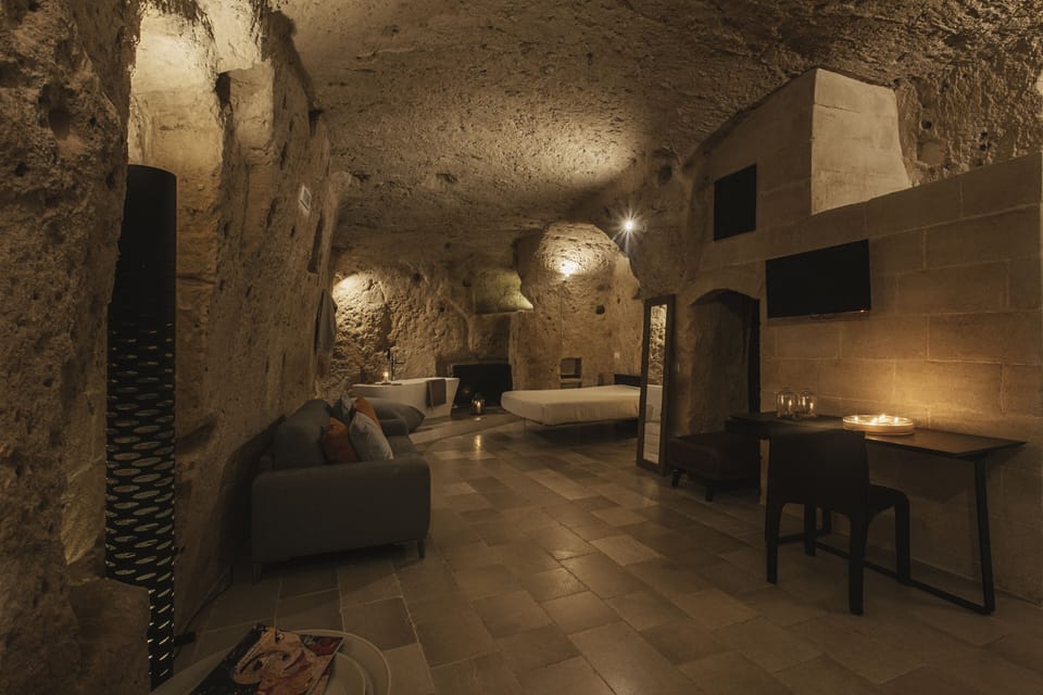 Elite Suite, Ensuite, Courtyard View | 1 bedroom, premium bedding, down comforters, minibar