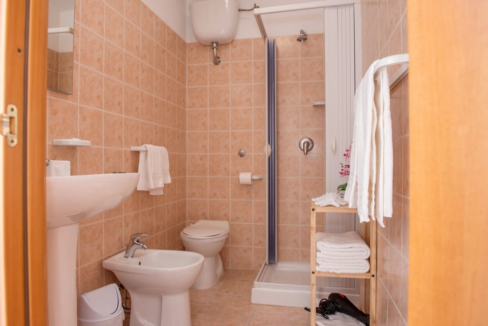 Standard Apartment, 1 Queen Bed, Sea View | Bathroom | Shower, free toiletries, hair dryer, bidet