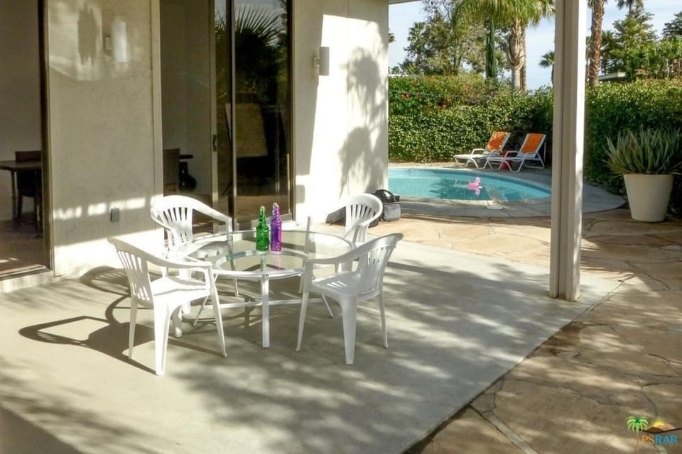 Villa (2 Bedrooms) | Balcony
