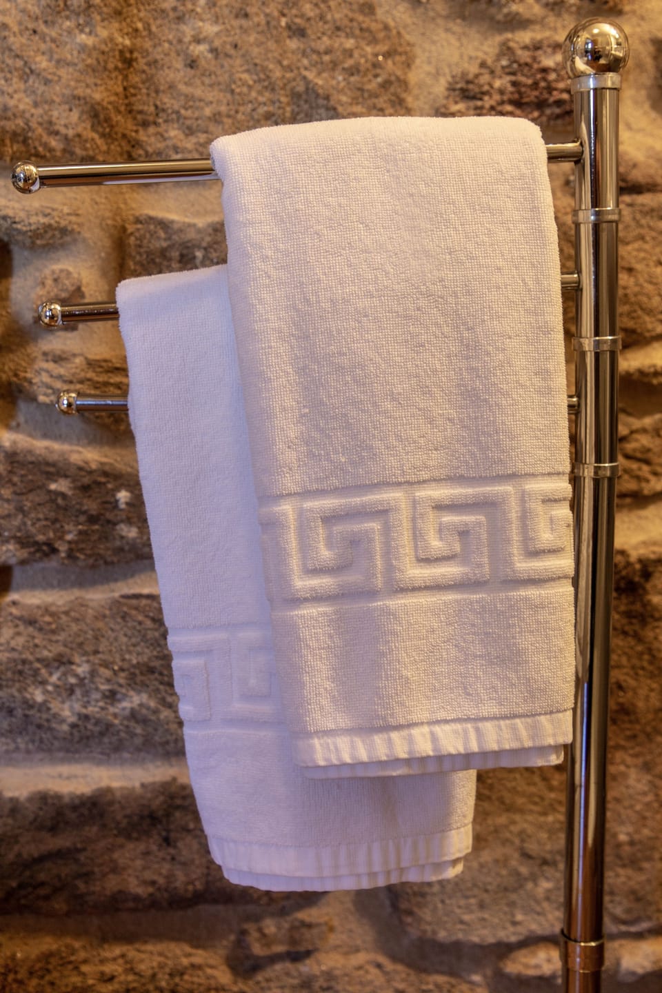 Double Room, 1 Queen Bed, Accessible (5) | Bathroom | Hair dryer, towels, soap, shampoo
