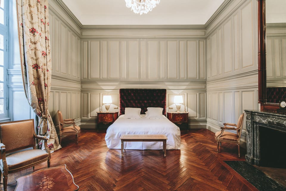 Suite (de Paul Riquet) | Premium bedding, individually decorated, individually furnished