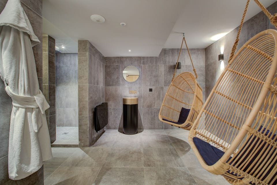 SPA_free common area