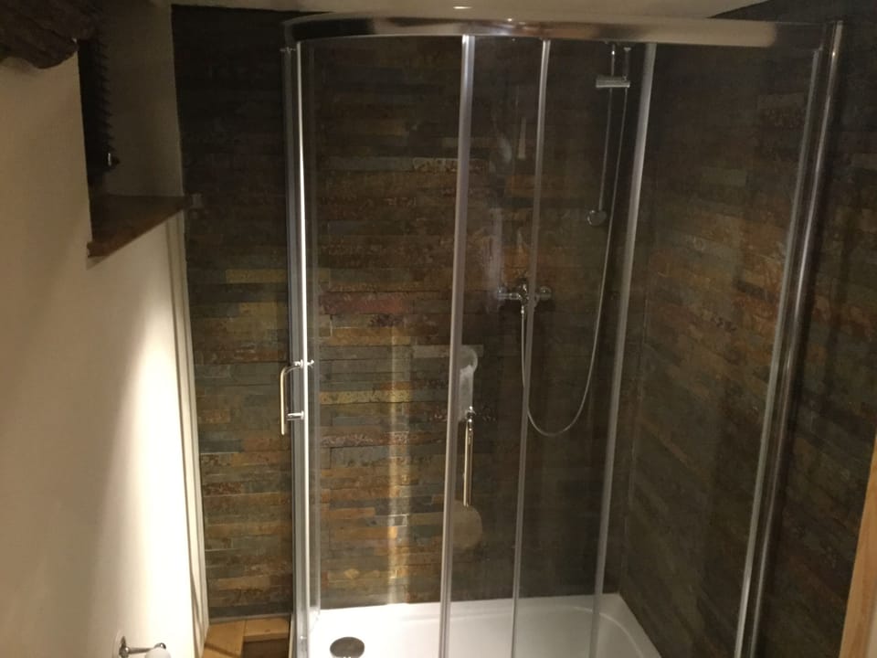 Shower cubicle