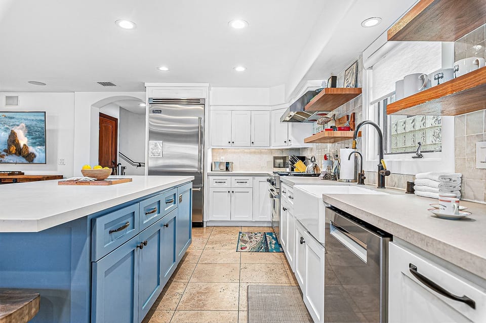 A stylish chef’s kitchen designed for effortless entertaining
                