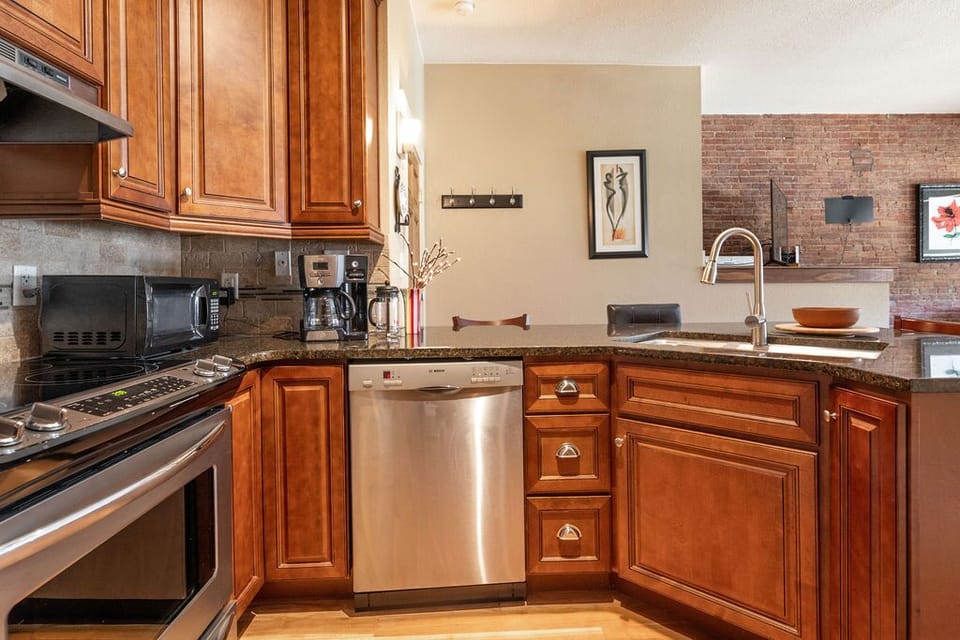 gourmet kitchen