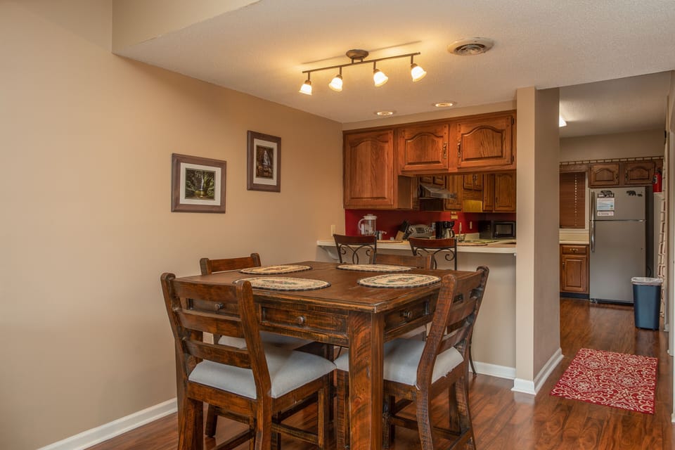 Dining Room with Breakfast Bar