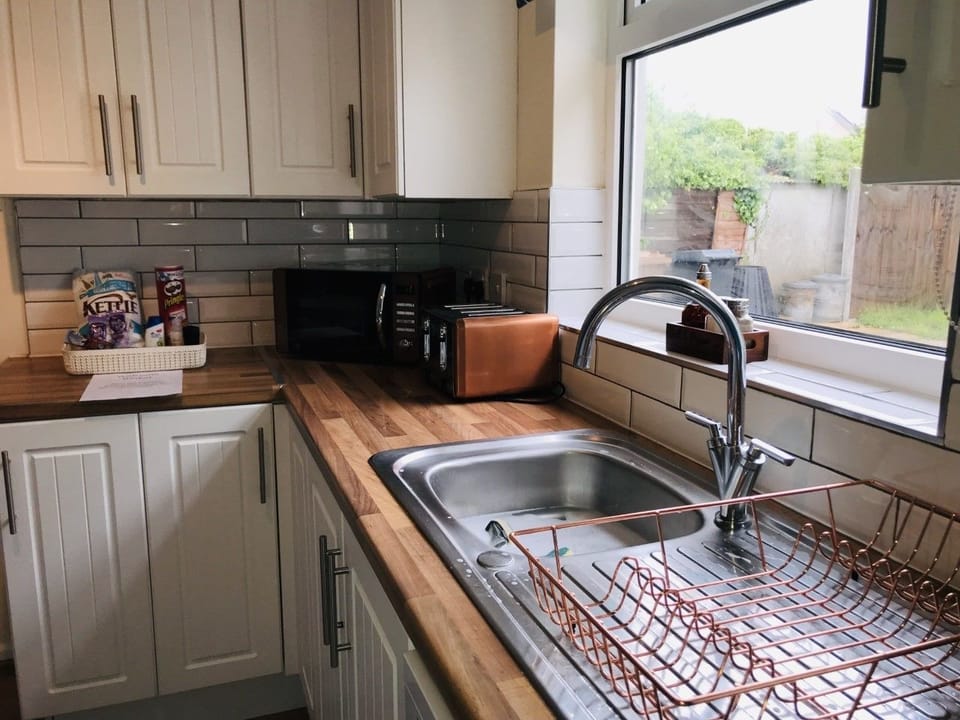 House, Private Bathroom (4 Bedroom) | Restaurant