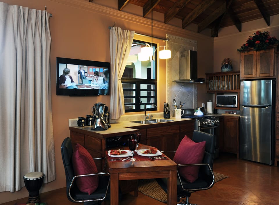 Enjoy your favourite sports events with a cold beer and hot BBQ from the te