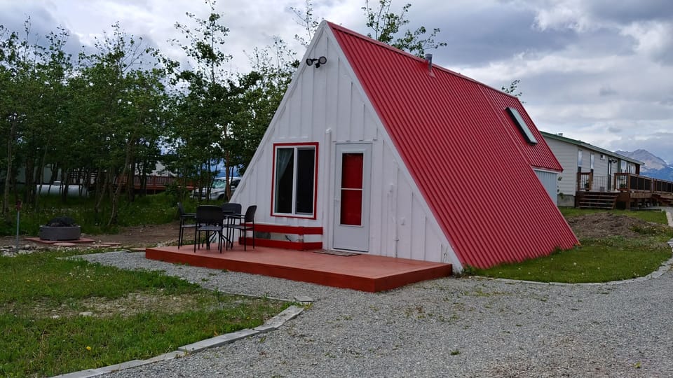 Front and side view of cabin.