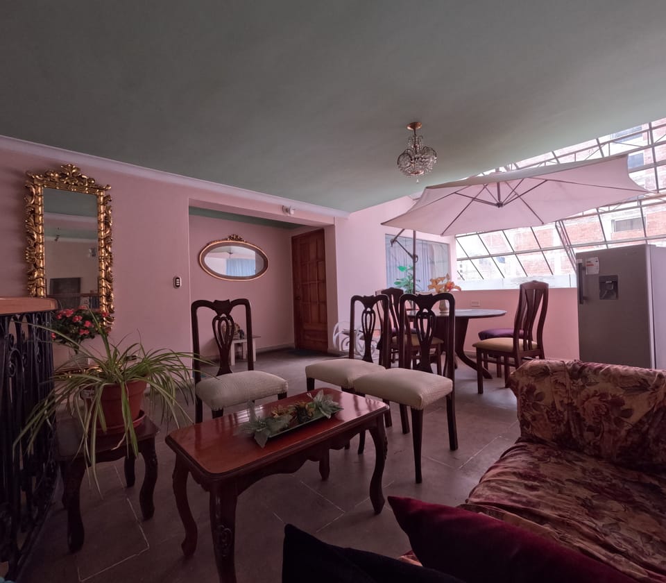 Family Triple Room, Ensuite, Courtyard View | Living area