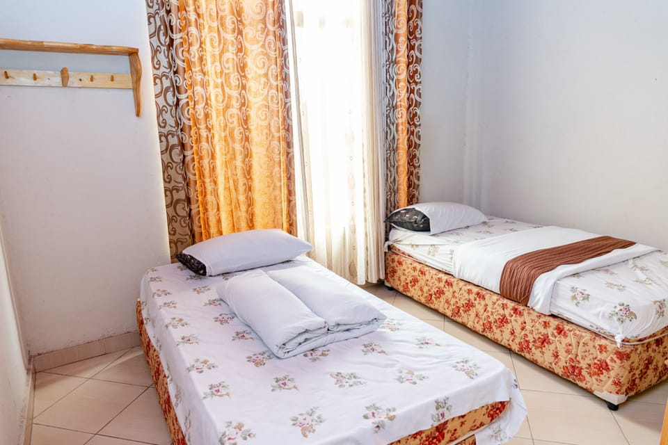 Twin Room | 4 bedrooms, WiFi (free)