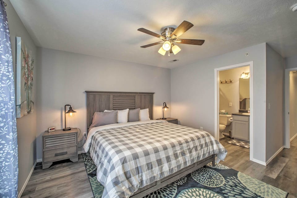 Bedroom 1 | King Bed | Linens Provided