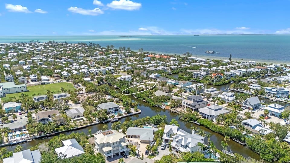 House, 2 Bedrooms | Aerial view