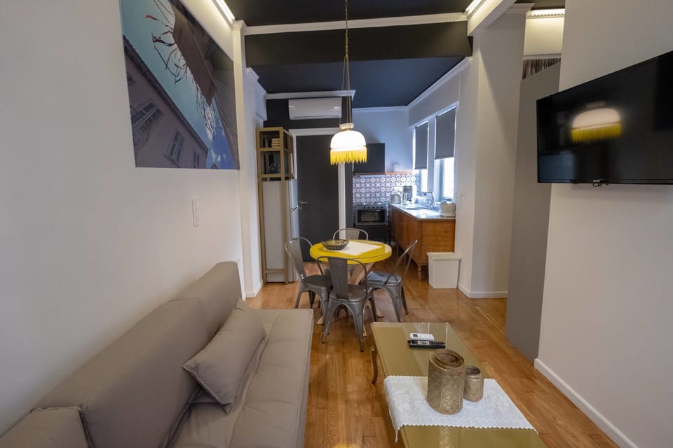 Superior Apartment, Courtyard View | Living area | Smart TV, Netflix