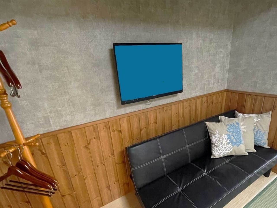 Deluxe Room | Desk, laptop workspace, free WiFi, bed sheets