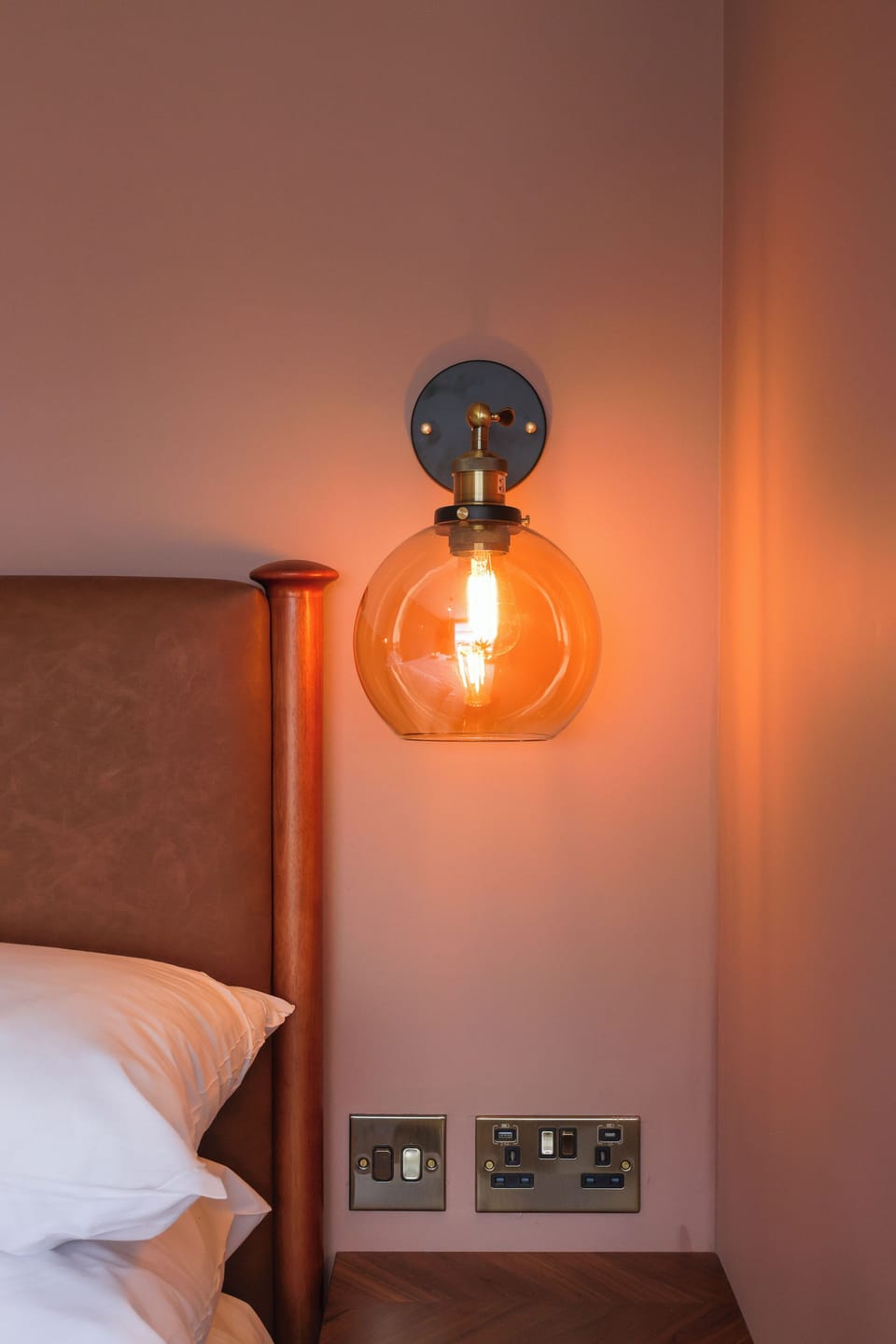 Executive Double Room | Iron/ironing board, free WiFi, bed sheets