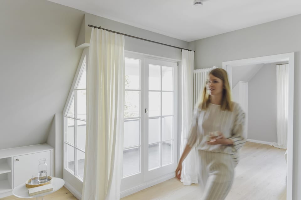 Deluxe Suite, Lake View | Living area | Flat-screen TV