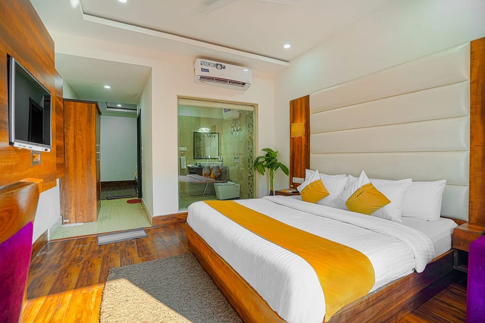 Family Suite | Iron/ironing board, free WiFi