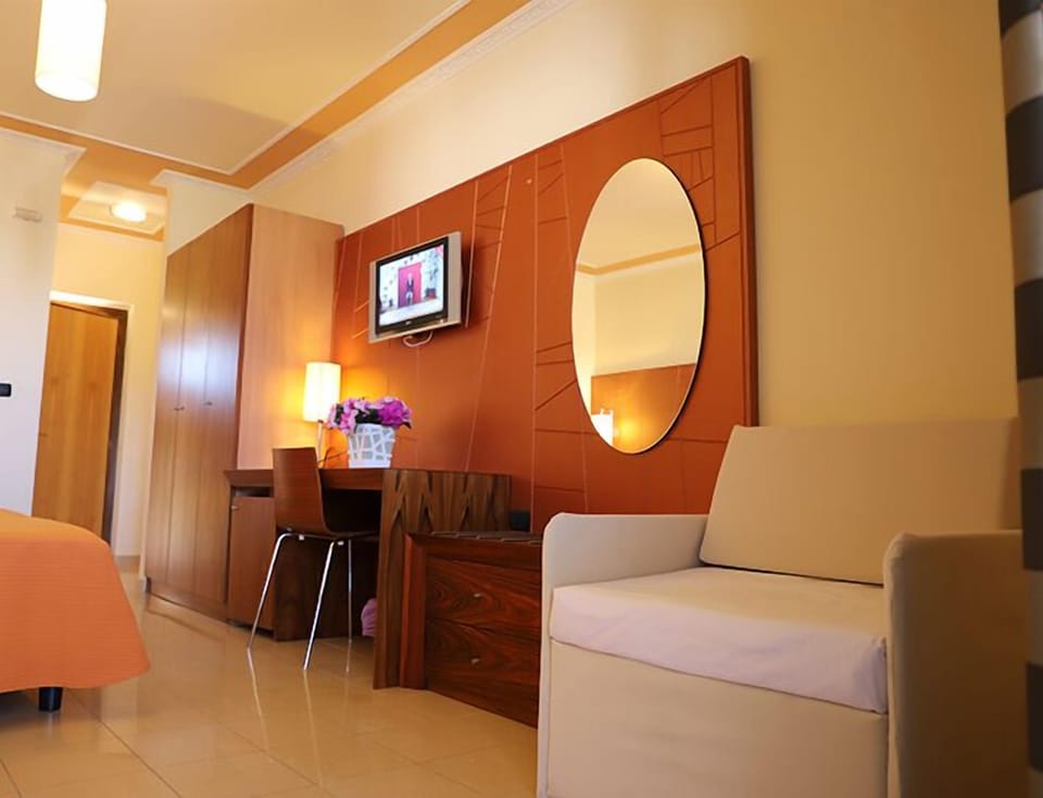 Quadruple Room | Blackout drapes, WiFi (free), bed sheets