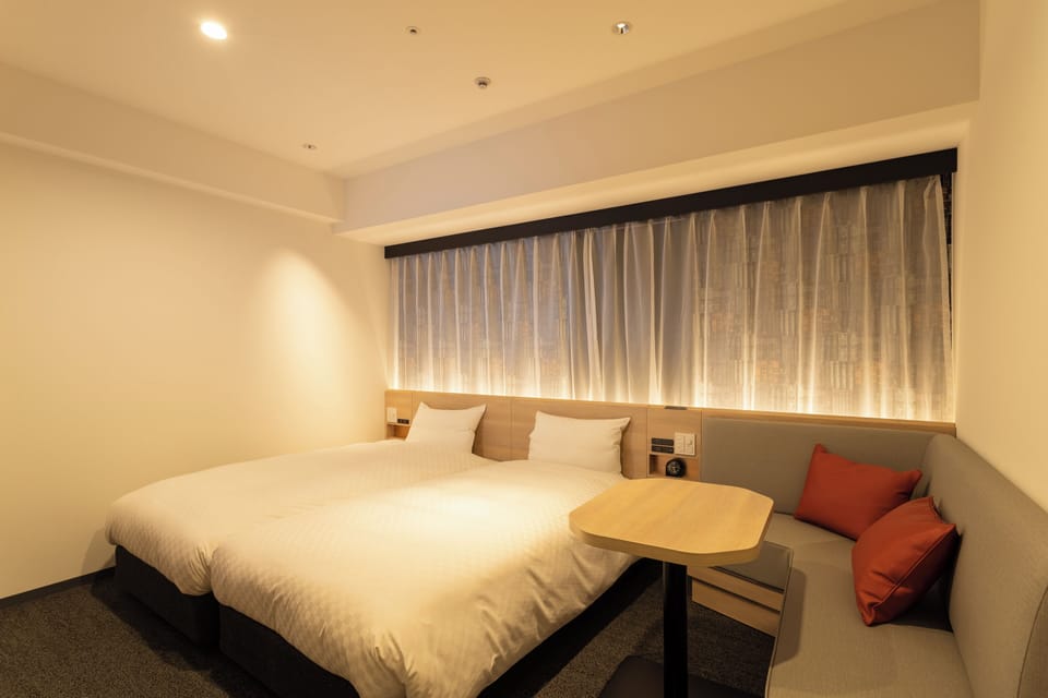 Down comforters, desk, laptop workspace, free WiFi