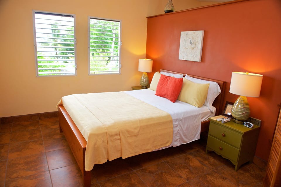 Deluxe Suite, 1 Queen Bed with Sofa bed, Ocean View | WiFi (free), bed sheets
