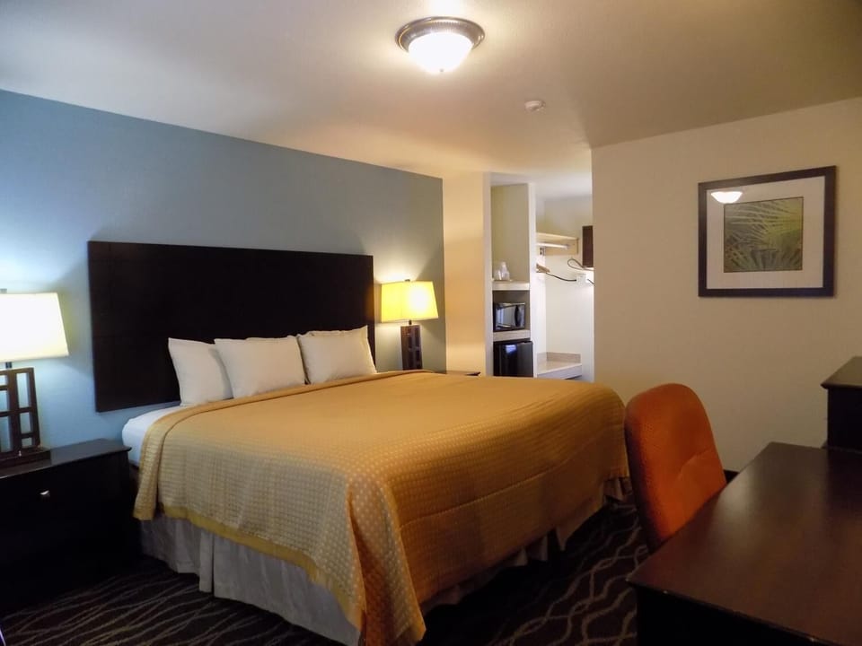 Blackout drapes, WiFi (free), bed sheets