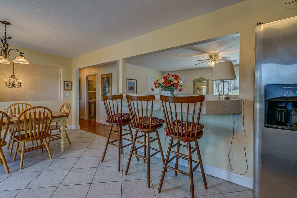 Convenient and comfortable bar seating, perfect for quick bites and conversations