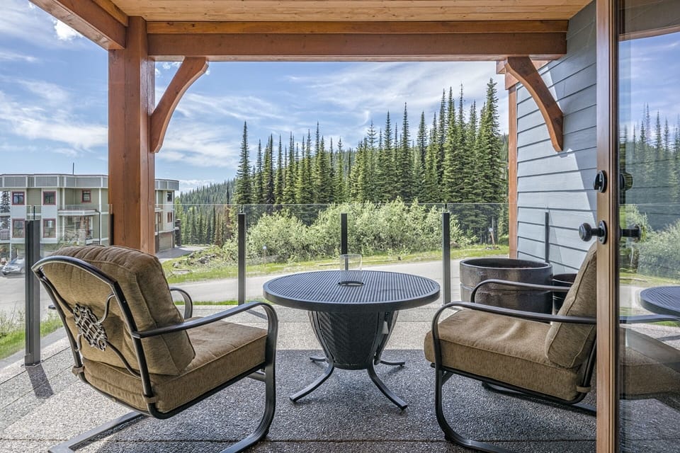 Enjoy the sitting area right off the Master Bedroom 