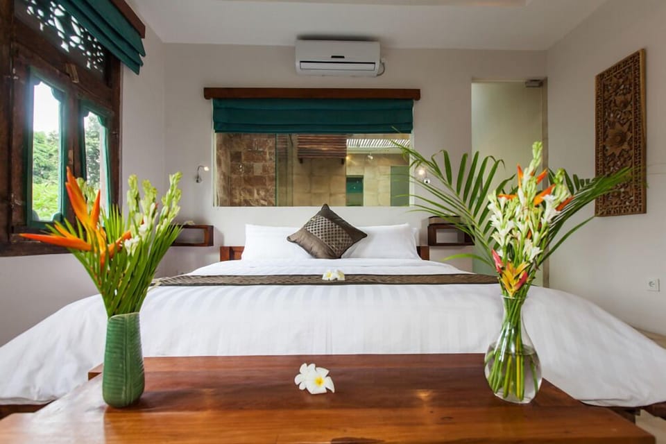 Riverside 3BR Villa - Seminyak