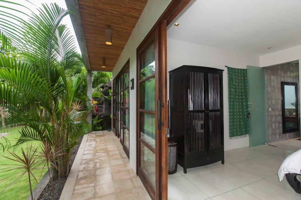 Riverside 3BR Villa - Seminyak