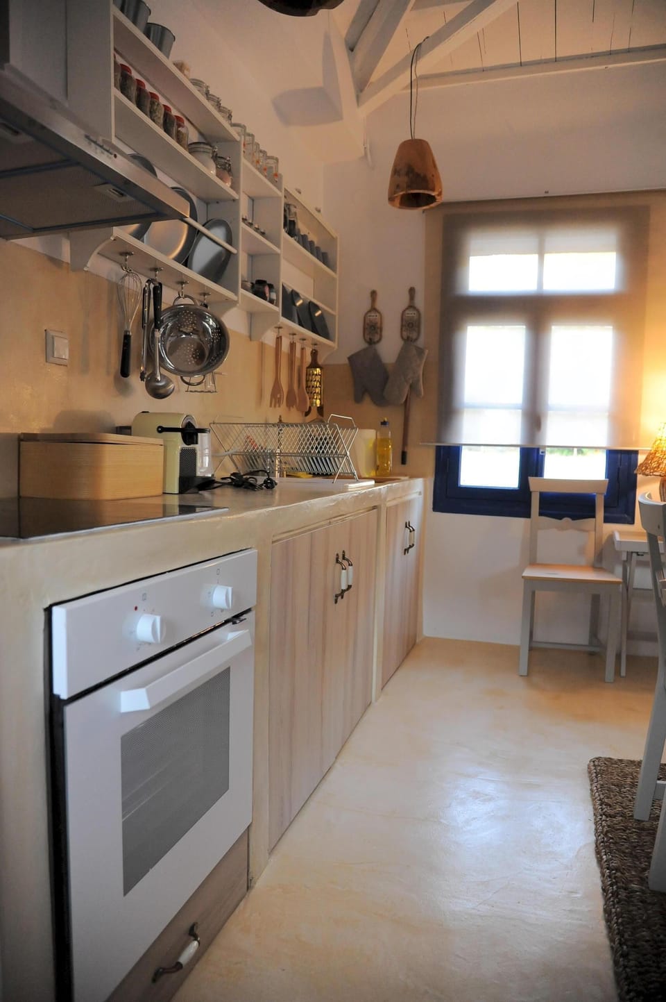 The fully equipped kitchen.