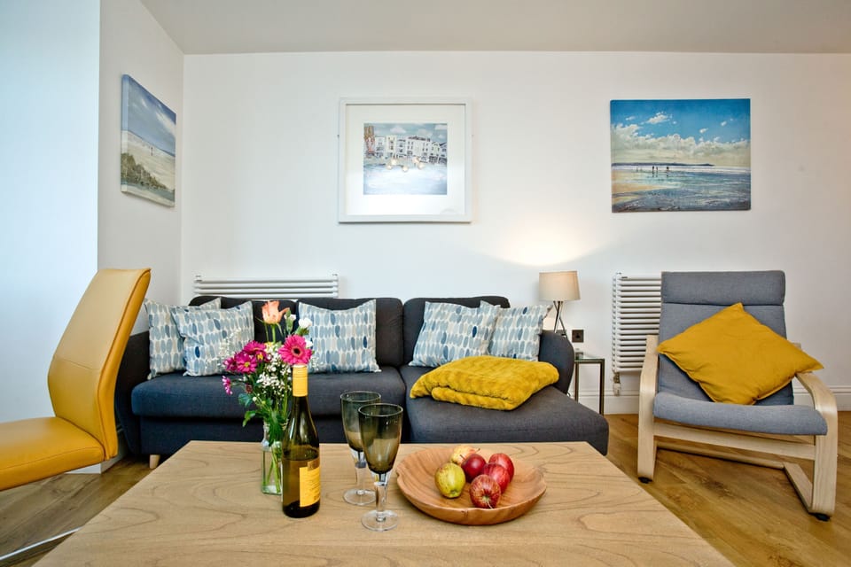 Comfy sofa within living room, TV, internet - 5 At The Beach
