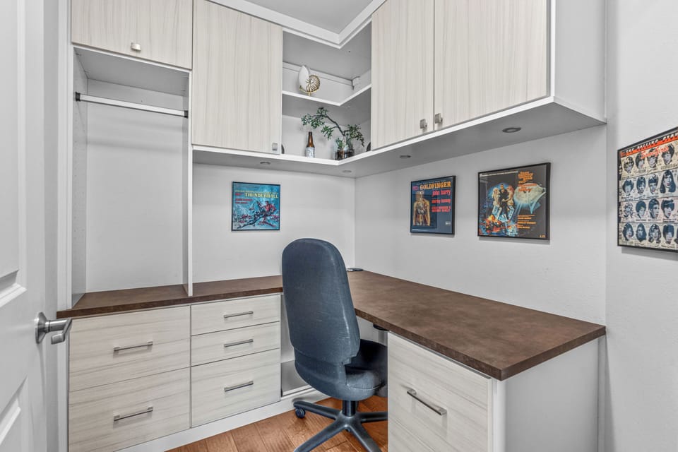 Working from home, never so easy. And, there is a spot to hang clothes. 