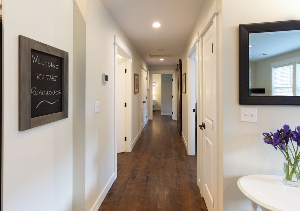 Hallway to the bedrooms
