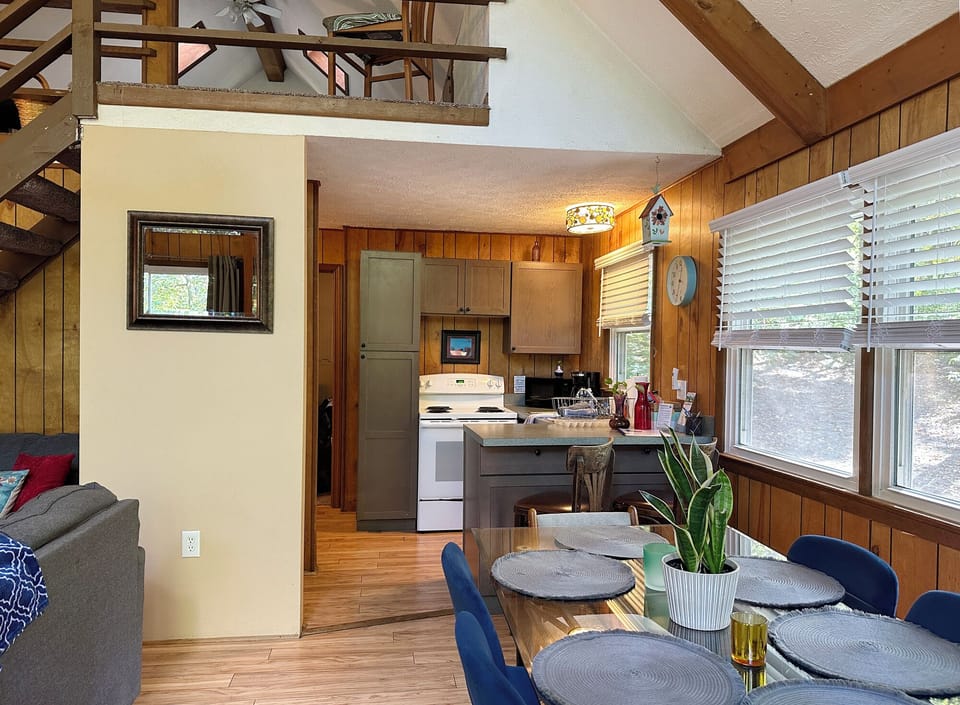 Dining & Kitchen