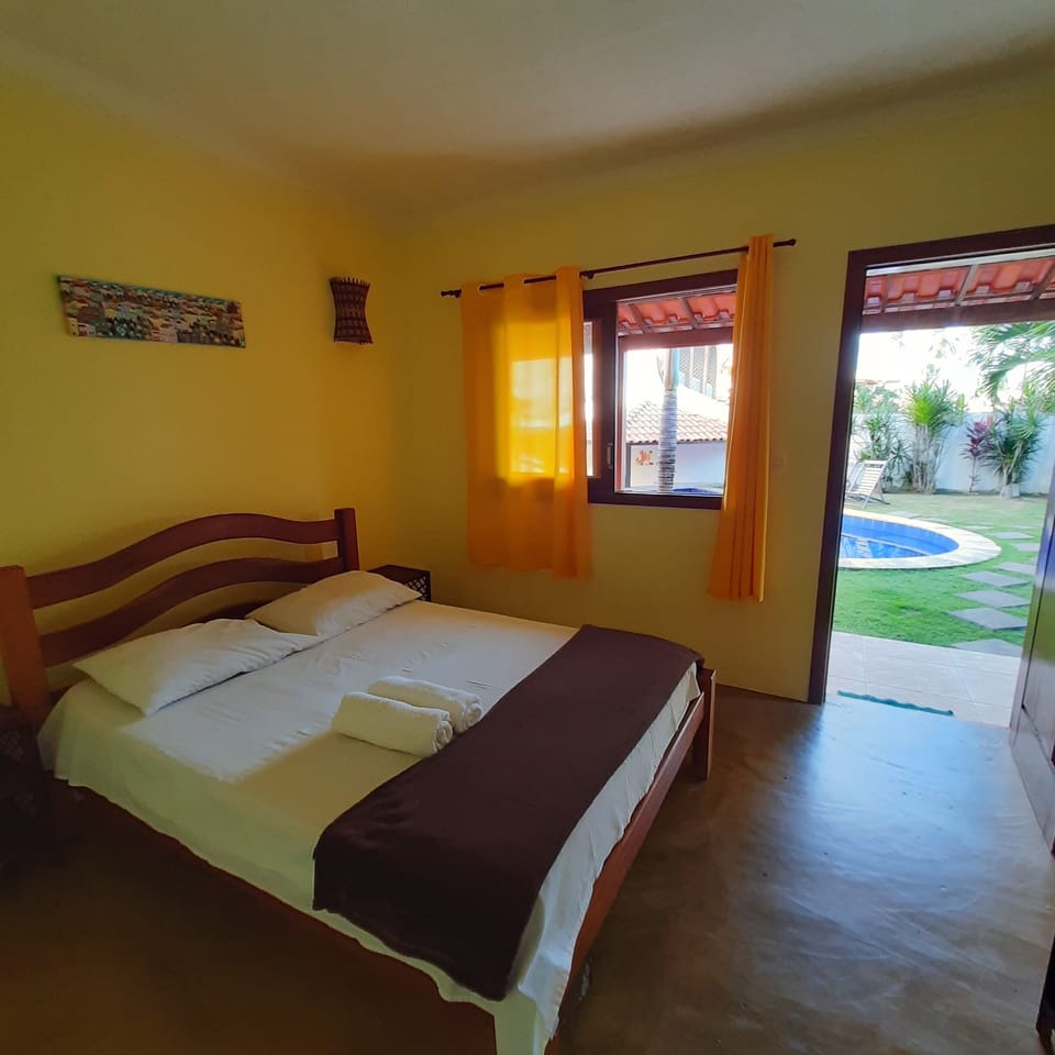 Comfort Room | Minibar, desk, iron/ironing board, free WiFi