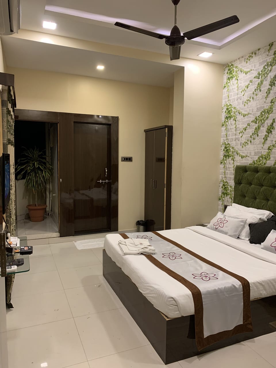 Superior Double Room, 1 Bedroom, Accessible, City View | Egyptian cotton sheets, premium bedding, down comforters
