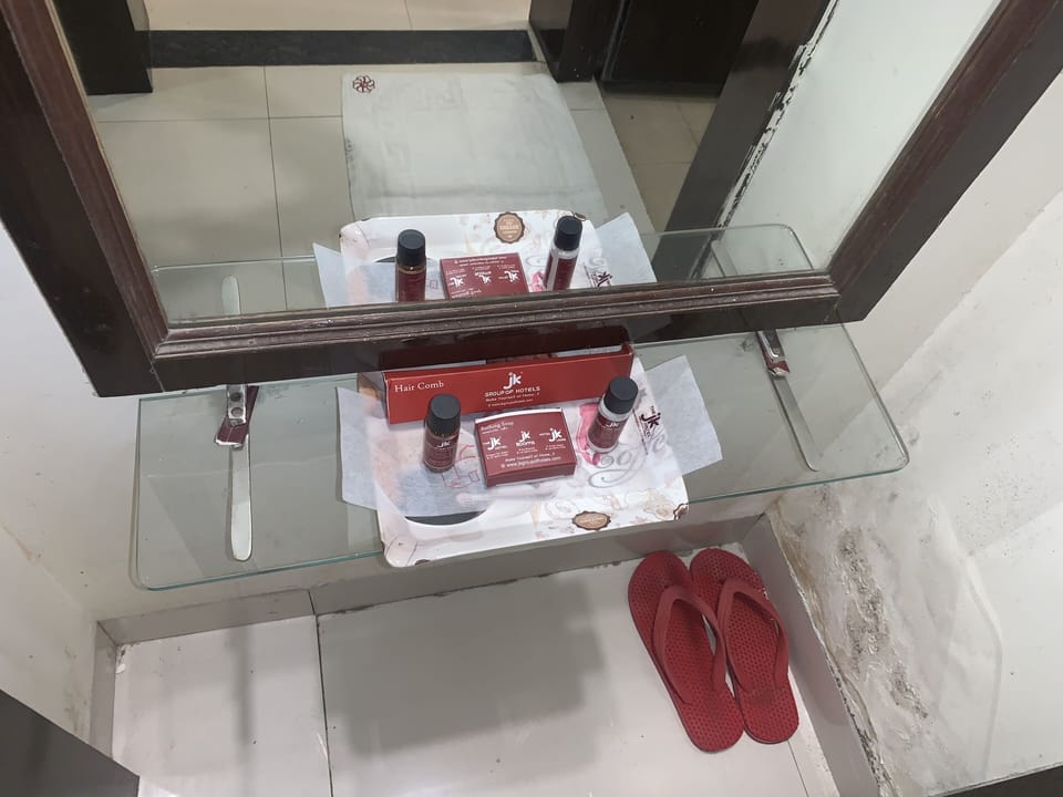 Deluxe Double Room, Accessible, City View | Bathroom | Shower, rainfall showerhead, designer toiletries, slippers