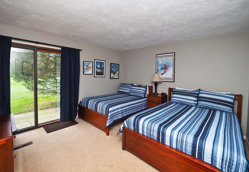 Second bedroom with two queen beds