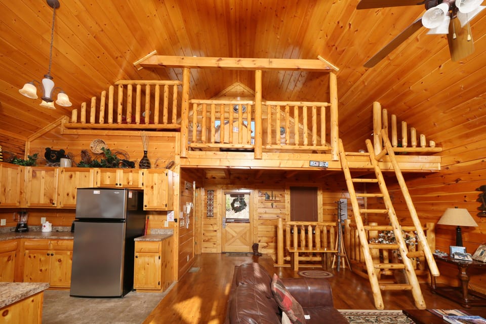 Cabin, Multiple Beds, Hot Tub, Mountain View | Private kitchen | Fridge, microwave, oven, stovetop