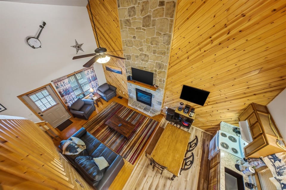 House, Multiple Beds, Hot Tub | Living area | 42-inch flat-screen TV with cable channels, TV, fireplace