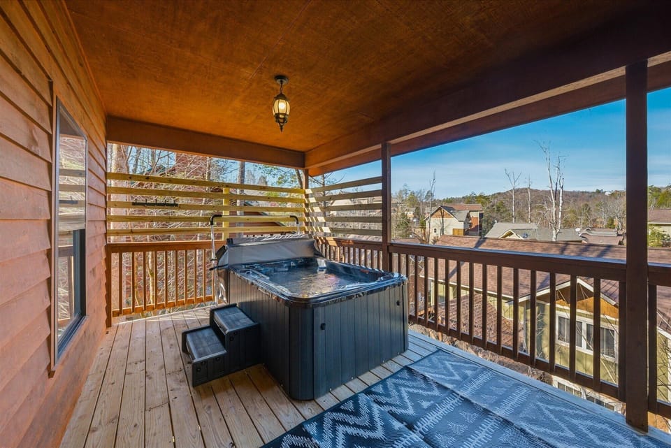 House, Multiple Beds, Hot Tub | Outdoor spa tub