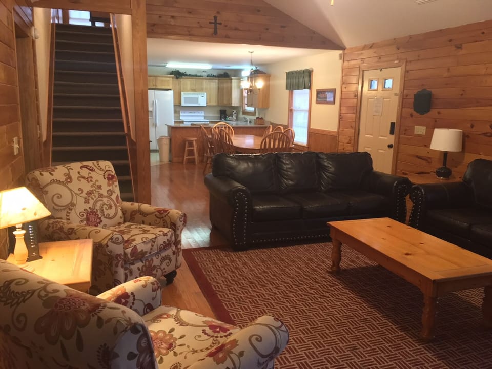 House, Multiple Beds, Hot Tub | Living area | 42-inch flat-screen TV with cable channels, TV, fireplace