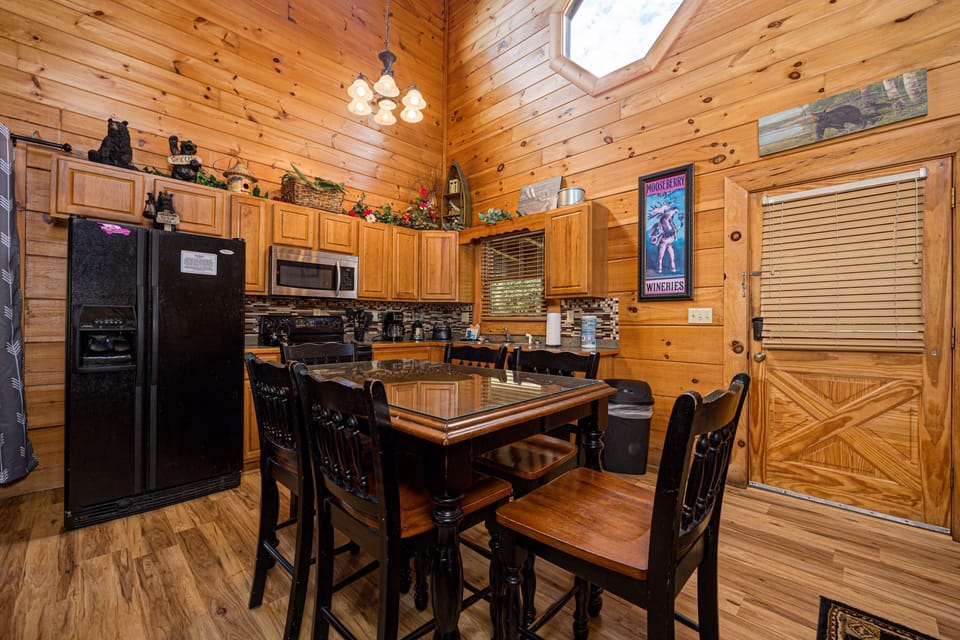 Cabin, Multiple Beds, Hot Tub, Mountain View | Private kitchen | Coffee/tea maker, fridge, microwave, oven