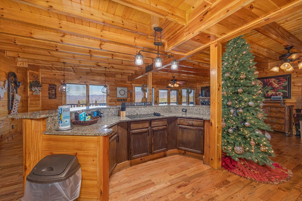 Cabin, Multiple Beds, Hot Tub, Mountain View | Private kitchen | Fridge, microwave, oven, stovetop