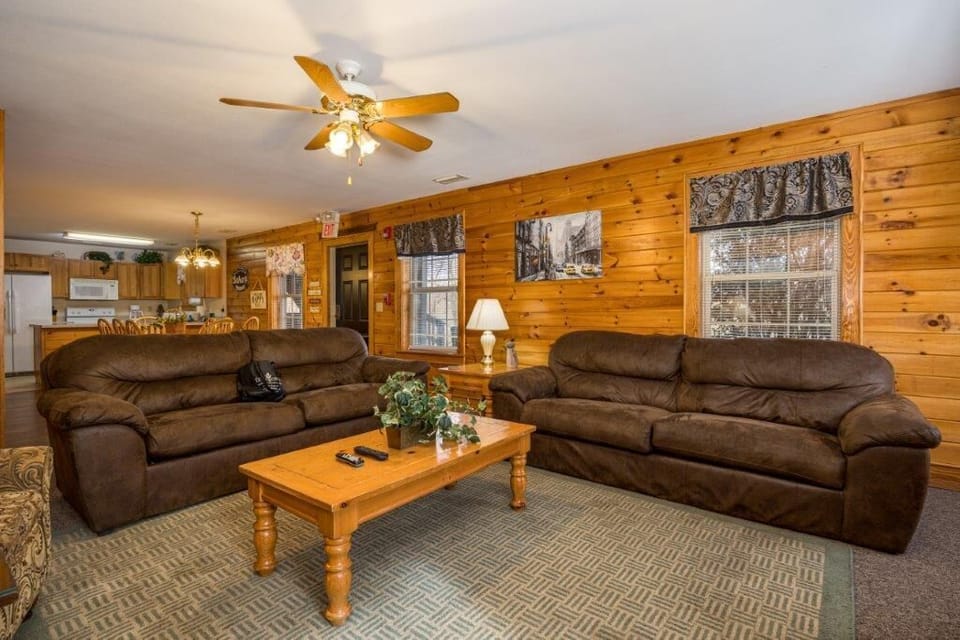 Condo, Multiple Beds, Hot Tub | Living area | 42-inch flat-screen TV with cable channels, TV, fireplace