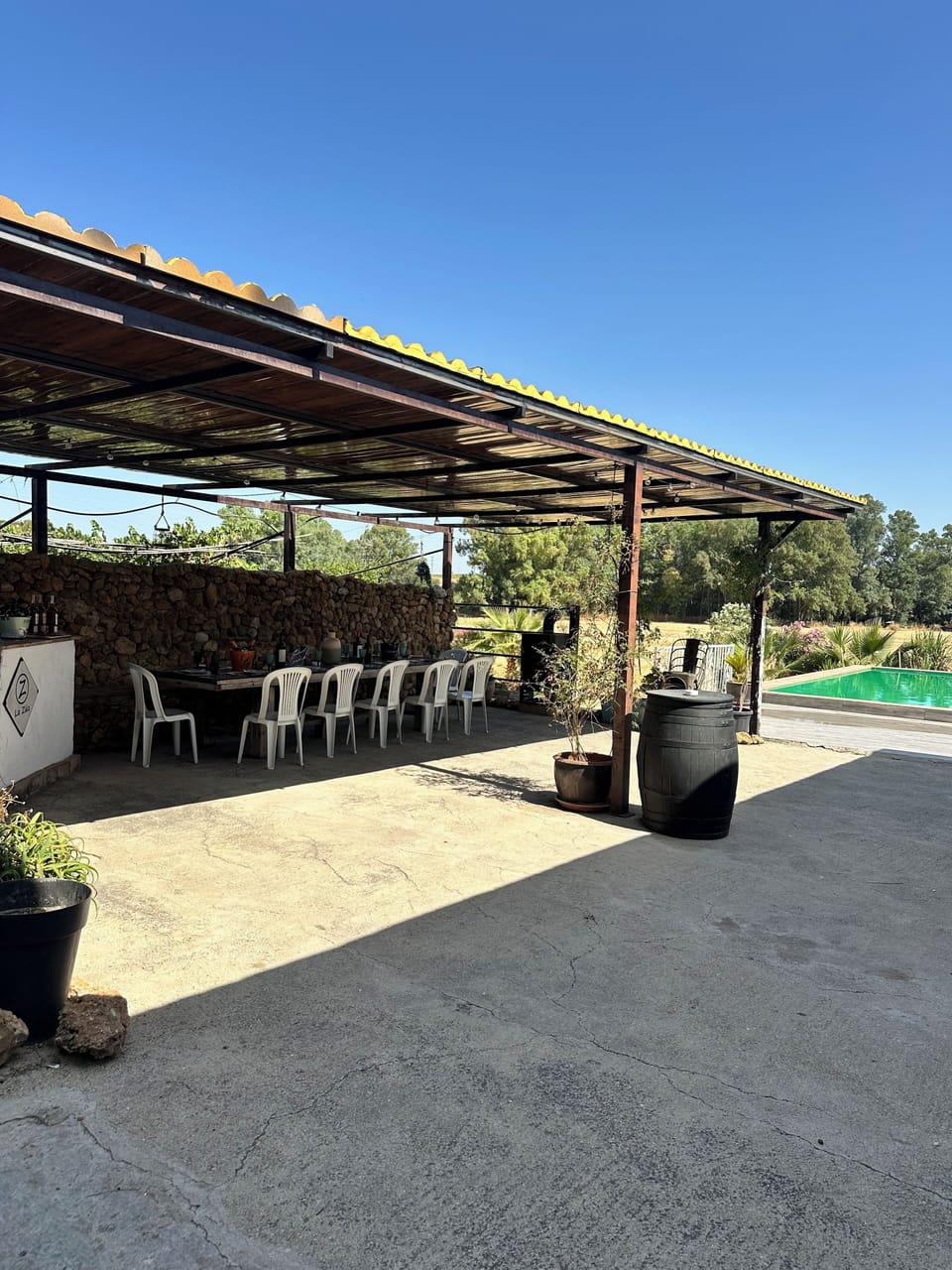 Outdoor dining