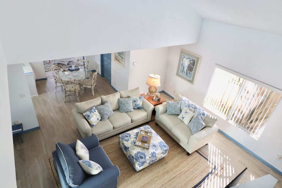 Living Room/Dining/Entry